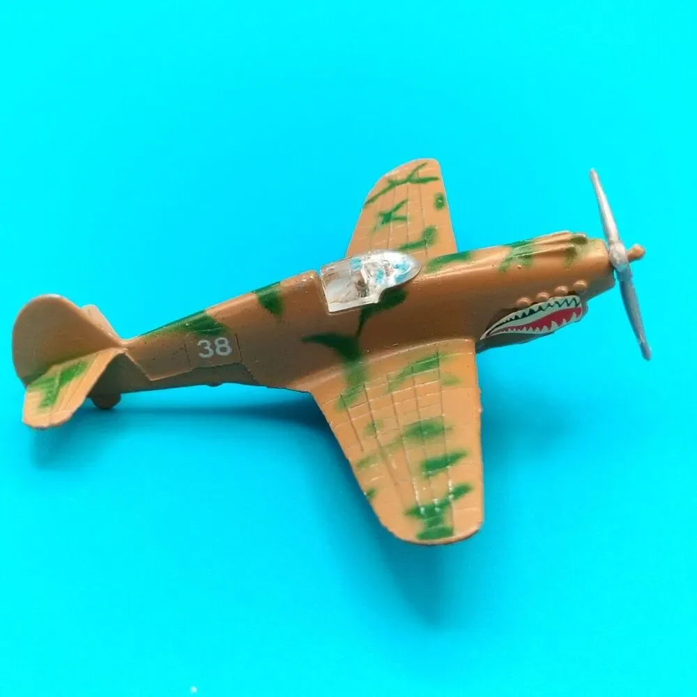 A136 Vintage Toy Airplane P-40 Flying Tiger Tan Camo Diecast Metal Painted Plane